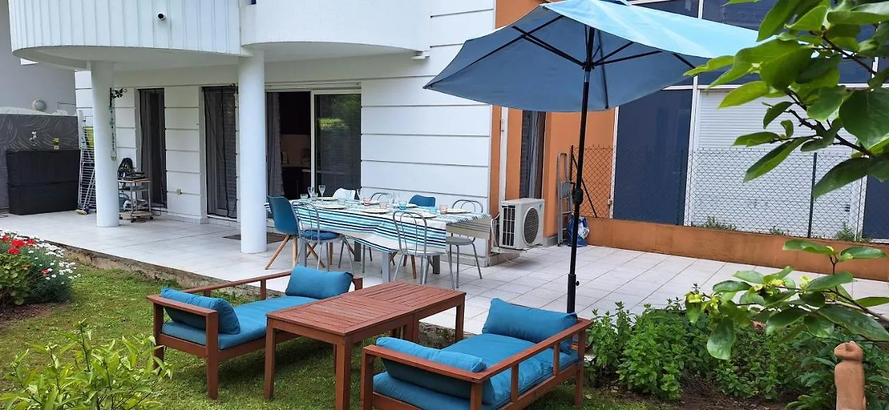 Charmant Appartement Residentiel Avec Terrasse, Jardin Privatif Et Piscine A Cannes Daire